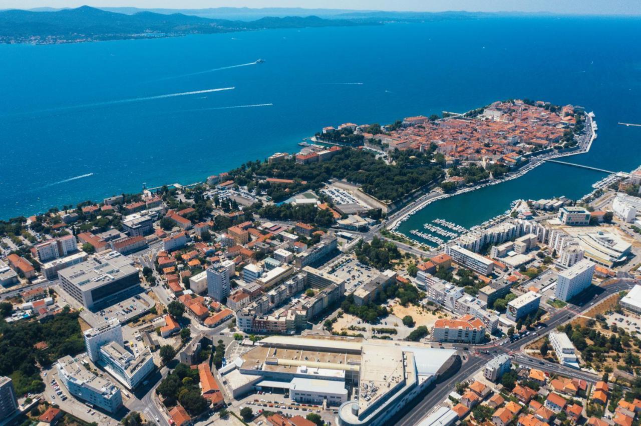 Apartment Rixos Zadar Private Parking Garage Exteriör bild